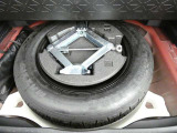 【応急用タイヤ】応急用タイヤが付属します。こちらもしっかりと点検してお渡しいたします。