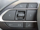 ブルートゥースに接続すれば、スマホに入れている音楽が聞けたり運転中に電話がかかってきてしまった場合もハンドルから電話を取ることができます!