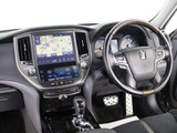 使いやすさや安全性を追求したステアリング周り!高級車ゆえにスイッチ類が多いのも特徴ですね!考え尽くされた配置ですぐに使いこなす事が出来ますのでご安心下さい!是非、体感してみて下さい!!
