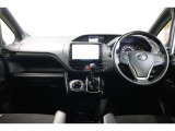 広々とした運転席まわりで、快適ドライブが楽しめます!