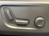 【パワーシート】スイッチ一つで簡単にシート位置の微調整が可能!電動だから力もいりません!自分に最適なシートポジションにセットして、快適なドライブをお楽しみください。
