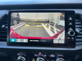 バックでの駐車が苦手な方や運転にあまり自信のない方でも後方の視界をしっかりサポート。安心して車庫入れが出来るバックカメラを装備しています!