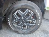 アルミホイールを装備しております。