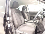 楽な姿勢で座ることが出来るので長時間の運転でも疲れにくいですし体もぶれにくいですよ。