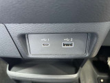 USB端子があります。タイプAとタイプCがあります