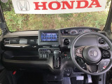 フロントガラスが大きく、ワイドな視界で運転もしやすくなるように、設計されています。