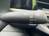 操作しやすいウインカーレバー。直感的に操作でき、安全な車線変更をサポートします。