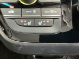 運転席/助手席シートヒーターで寒い日もすぐに温かくなり快適に過ごせます。2段階の温度調整が可能です