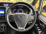 【純正革巻きステアリング】上質な革を使用することで、手にしっかり馴染みとても運転しやすいハンドルです♪