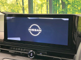 【大画面ナビ】人気の大型12.3インチナビを装備。存在感のある大画面はインパクト大!ナビ利用時のマップ表示は見やすく、テレビやDVDは臨場感がアップ!いつものドライブがグッと楽しくなります♪