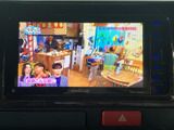 停車中にTVを楽しむことができます。休憩時間などに、番組を視聴してリラックスできます。長距離ドライブも快適に。