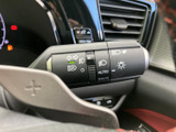 操作しやすい位置に配置されたウインカーレバー。確実な操作感で、安全な車線変更をサポートします。