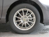 R3年式夏タイヤ175/65R15ブリヂストン製です。