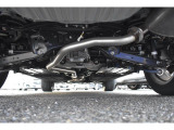 車両後方からの下回りです。マフラー防錆塗装や下回り防錆施工等も可能でございます。