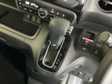 発進時から滑らかに加速する無段階変速のCVTはストップ&ゴーの多い街の中も快適です