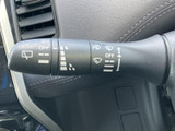 雨天時でもクリアな視界を確保できるワイパーレバー。様々な設定が可能で、運転状況に合わせて使い分けられます。