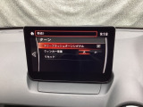 レバーを車線変更の位置に操作し、すぐに手を離すと方向指示灯が3回点滅します