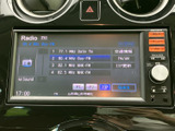 お気に入りの音楽をドライブに。ラジオはもちろん、様々な音源に対応し、快適なカーライフを演出します。クリアなサウンドをお楽しみください。