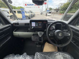 広くて見やすいと好評を頂いている車内です。