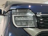 LEDヘッドライトは、点灯の瞬間から最大光量を発揮し、突然暗くなるトンネルなどでの安定感を高めます。