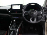 運転席廻りです。
