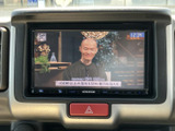 停車中にテレビや映像コンテンツをお楽しみいただけます。休憩時間などに、リラックスした時間をお過ごしください。