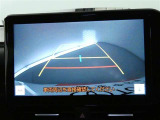 バックガイドモニターで、後方を確認しながら安心して駐車することができます。運転初心者も熟練者も必須の機能ですよ!