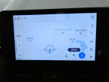 10.5インチのディスプレイオーディオ装着です。スマホとの通信で様々なサービスが楽しめます。TV視聴にも対応しています。