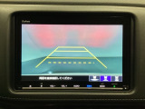 バックでの車庫入れも安心です!リアカメラが付いているバックモニター付のナビを装備しております。操作線もついており距離感も画面から確認できます。