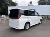 コーナーセンサー付いてます。