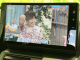 停車中にTVや動画を楽しむことができます。長距離移動や待ち時間も快適に過ごせる、便利な機能です。