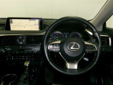 インストルメントパネルです。黒基調とした高質感がレクサス車のいい所ですね。