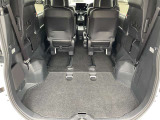 後部座席のシートアレンジです。トランク下にも収納スペースがありますよ!ぜひ一度現車をご覧ください!