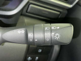 【オートライト】車外の明るさに応じて自動的にライトの点灯・消灯をしてくれます