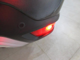 LEDリヤフォグランプ装備!濃霧や吹雪などの悪天候時に自車位置を後続車に知らせ、視界不要による追突を防止することができます。