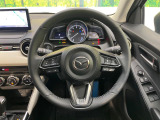 【純正革巻きステアリング】上質な革を使用することで、手にしっかり馴染みとても運転しやすいハンドルです♪