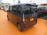 左後ろからの画像です!日々お買い得車両続々入庫しております!