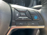 【プロパイロット】搭載。高速道路同一車線内走行時に、ステアリング、アクセル、ブレーキ操作をクルマがサポート。ドライバーの負担を軽減します。