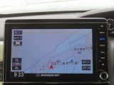 ホンダ純正ギャザスナビゲーション。9インチの大画面です。インターナビによる渋滞情報で最短ルートでご案内。お出かけがますます楽しく快適になります!!VXM-207VFNi