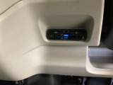 ETCが付いていれば高速道路の料金所も楽々通過!これで小銭を用意しなければいけない煩わしさも軽減されますね♪