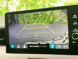後方確認をサポートするモニターは、安全な運転に貢献します。駐車時の不安を軽減し、狭い場所でもスムーズな操作を可能にしてくれるでしょう。