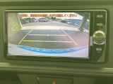 バックモニターで後方を確認できるので、狭い場所でも安心して駐車できます。安全な運転をサポートします。
