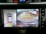 全周囲モニター付きですので、上から見たような映像も確認できます。(補助装置になりますので、目視でもご確認ください)