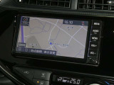【7インチ純正ナビ】純正ナビを装備。タッチパネル式で使いやすく、詳細地図により目的地をピンポイントで設定できます。初めての道でも迷いにくく、ロングドライブも快適ですよ♪