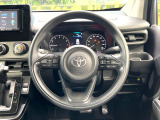 インテリアに合わせたデザインのステアリングは、運転される方のことも考え、運転しやすい形状、大きさです。是非一度、実際に触ってお確かめください。