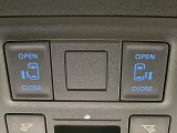 【両側パワースライドドア】スマートキーや運転席のスイッチで後席両側スライドドアの開閉が可能♪電動だから力を入れてドアを開ける必要が無く、小さなお子様でも簡単に開け閉めでき快適です♪