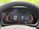 見やすいメーターパネルは、運転に必要な情報を的確に表示。直感的な操作で、安全運転をサポートします。運転に集中できる環境です。視認性に優れています。