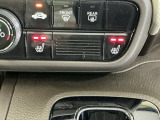 運転席/助手席シートヒーターで寒い日もすぐに温かくなり快適に過ごせます。2段階の温度調整が可能です