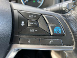 プロパイロットスイッチ。同一車線でのハンドルとアクセルのアシストが可能 長距離ドライブ時に同乗者との会話が弾みます。