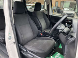 見通しのよいすっきりとした視界で、誰でも運転しやすいです。運転のしやすさは疲れにくさにも繋がりますよ♪